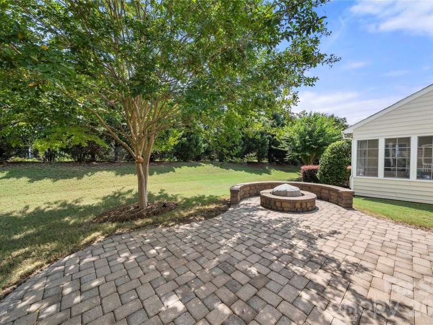 1601 Deer Meadows Drive, Waxhaw, NC 28173.  MLS# CAR4369779, YatesRealty ID 43620. Beautiful paver back patio