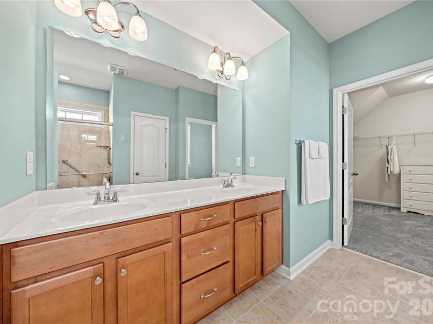 1601 Deer Meadows Drive, Waxhaw, NC 28173.  MLS# CAR4369779, YatesRealty ID 43620. Primary bathroom