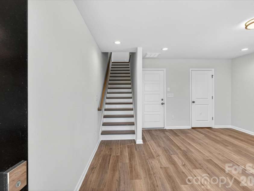 1341 Walter Taylor Way, Charlotte, NC 28206.  MLS# CAR4316241, YatesRealty ID 43621. 1st Floor Flex Room