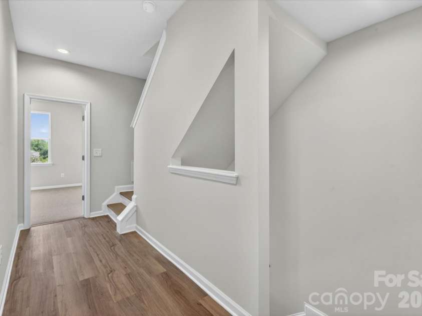 1341 Walter Taylor Way, Charlotte, NC 28206.  MLS# CAR4316241, YatesRealty ID 43621. 3rd Floor Hall