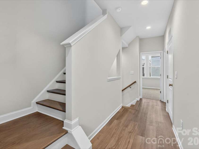 1341 Walter Taylor Way, Charlotte, NC 28206.  MLS# CAR4316241, YatesRealty ID 43621. 3rd Floor Hall