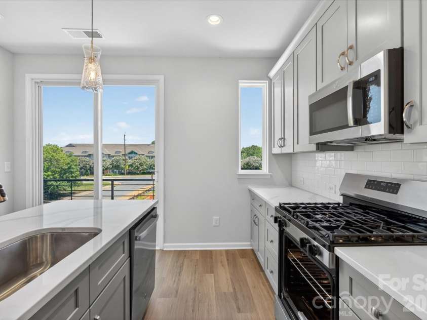 1341 Walter Taylor Way, Charlotte, NC 28206.  MLS# CAR4316241, YatesRealty ID 43621. Kitchen