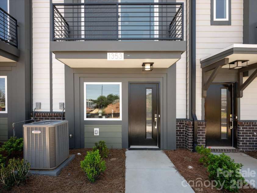 1353 Walter Taylor Way, Charlotte, NC 28206.  MLS# CAR4316348, YatesRealty ID 43622. 