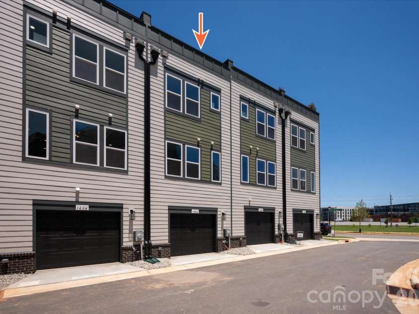 1353 Walter Taylor Way, Charlotte, NC 28206.  MLS# CAR4316348, YatesRealty ID 43622. 