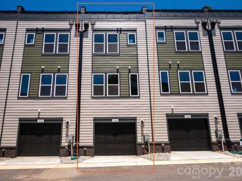 1353 Walter Taylor Way, Charlotte, NC 28206.  MLS# CAR4316348, YatesRealty ID 43622. 