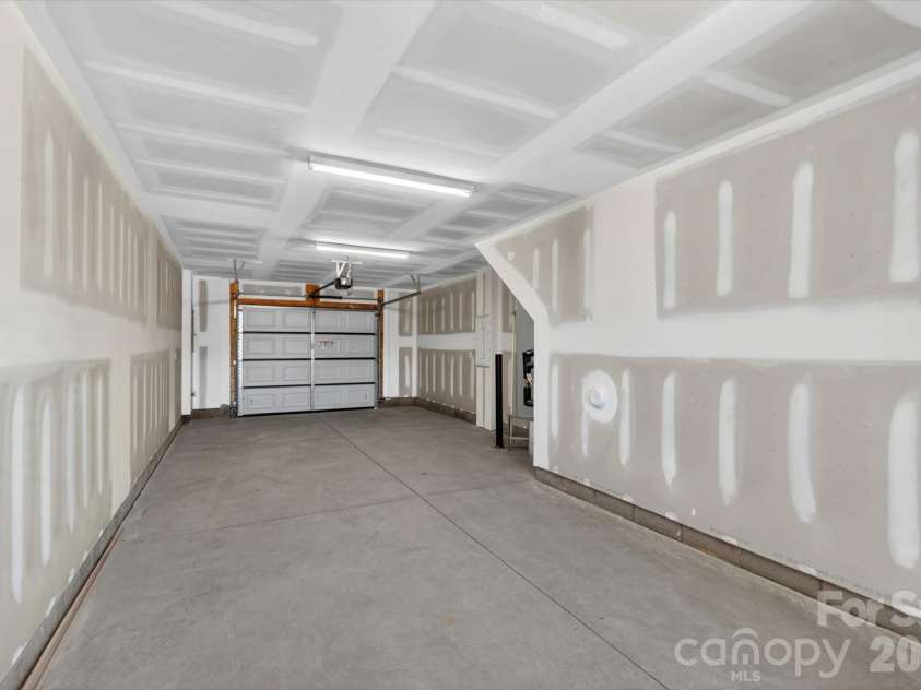 1353 Walter Taylor Way, Charlotte, NC 28206.  MLS# CAR4316348, YatesRealty ID 43622. Garage