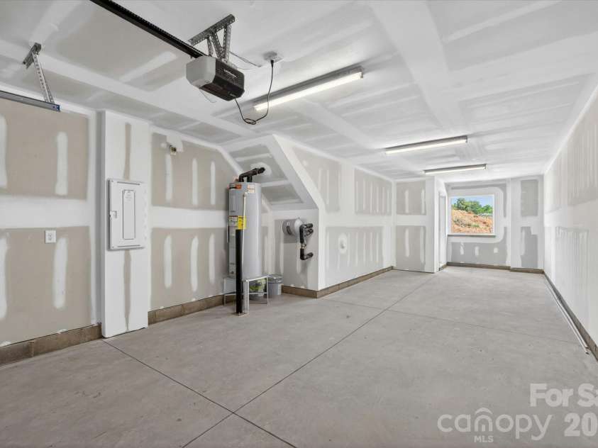 1353 Walter Taylor Way, Charlotte, NC 28206.  MLS# CAR4316348, YatesRealty ID 43622. Garage