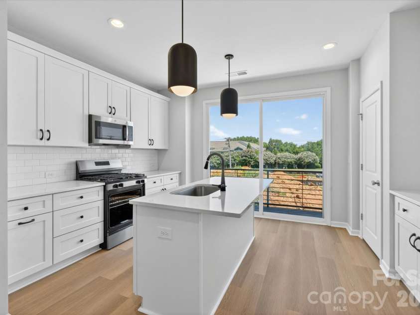 1353 Walter Taylor Way, Charlotte, NC 28206.  MLS# CAR4316348, YatesRealty ID 43622. Kitchen