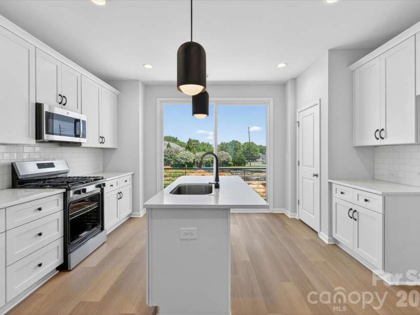 1353 Walter Taylor Way, Charlotte, NC 28206.  MLS# CAR4316348, YatesRealty ID 43622. Kitchen
