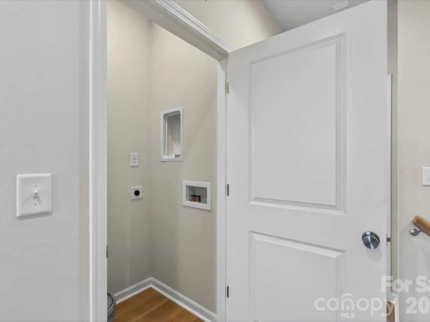 1353 Walter Taylor Way, Charlotte, NC 28206.  MLS# CAR4316348, YatesRealty ID 43622. Laundry