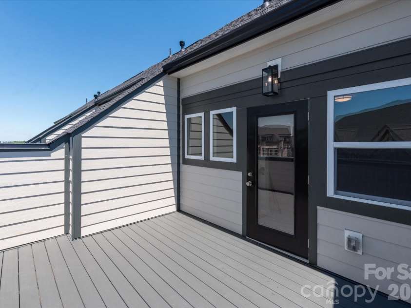1353 Walter Taylor Way, Charlotte, NC 28206.  MLS# CAR4316348, YatesRealty ID 43622. Rooftop Terrace