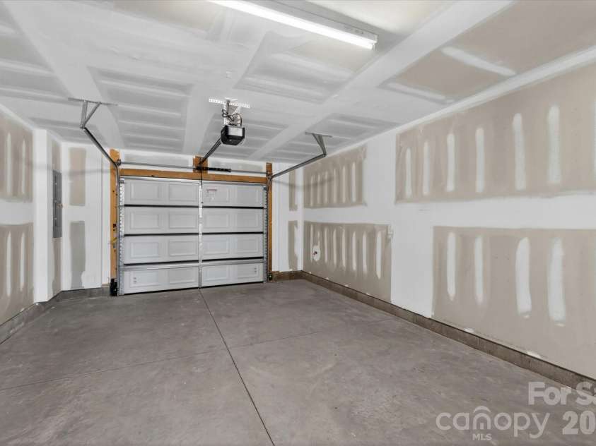 1357 Walter Taylor Way, Charlotte, NC 28206.  MLS# CAR4316356, YatesRealty ID 43623. Garage
