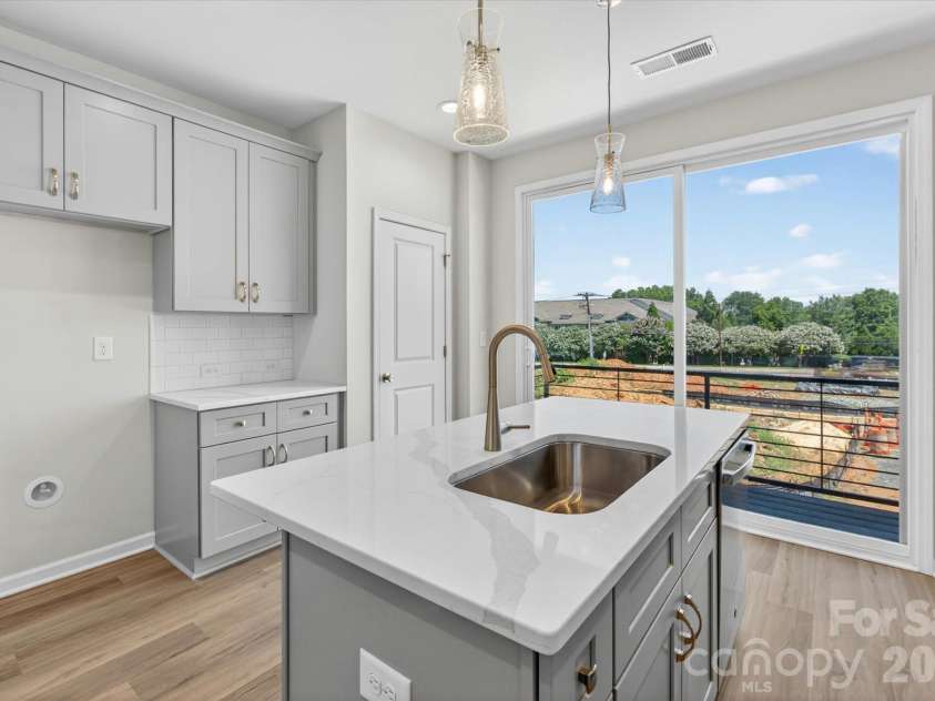 1357 Walter Taylor Way, Charlotte, NC 28206.  MLS# CAR4316356, YatesRealty ID 43623. Kitchen