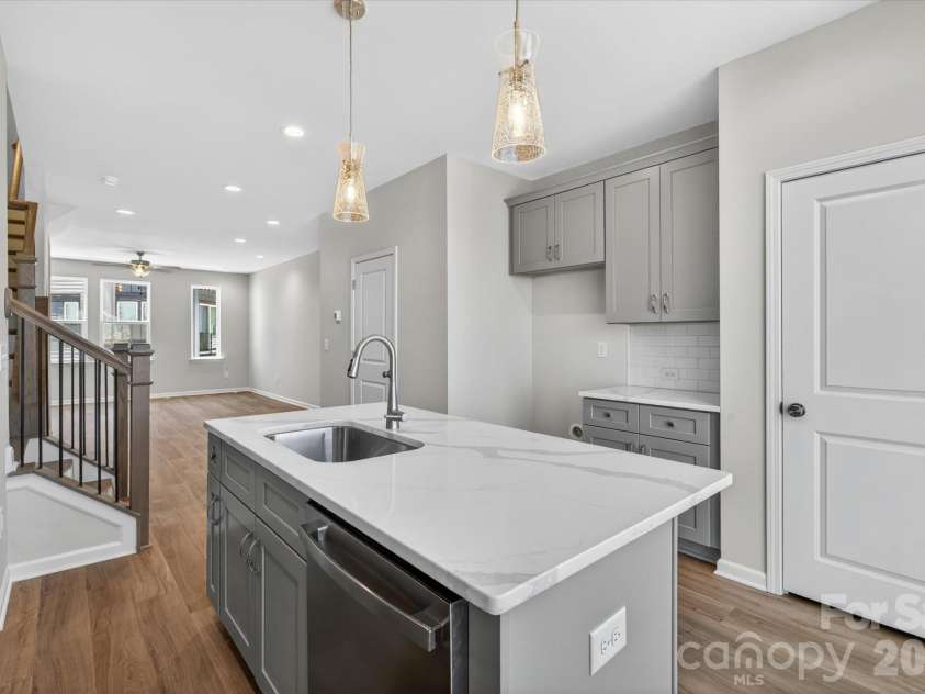 1357 Walter Taylor Way, Charlotte, NC 28206.  MLS# CAR4316356, YatesRealty ID 43623. Kitchen/Dining/Living