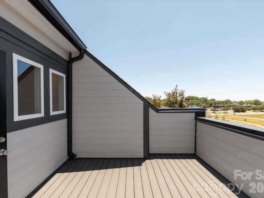 1357 Walter Taylor Way, Charlotte, NC 28206.  MLS# CAR4316356, YatesRealty ID 43623. Rooftop Terrace