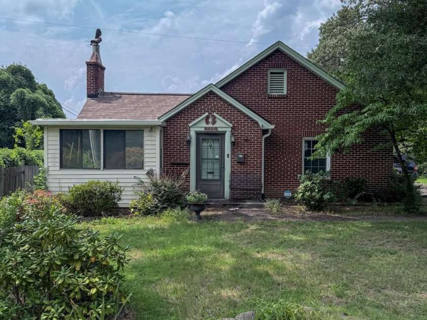 111 Belvedere Avenue, Gastonia, NC 28054.  MLS# CAR4401778, YatesRealty ID 43624. 