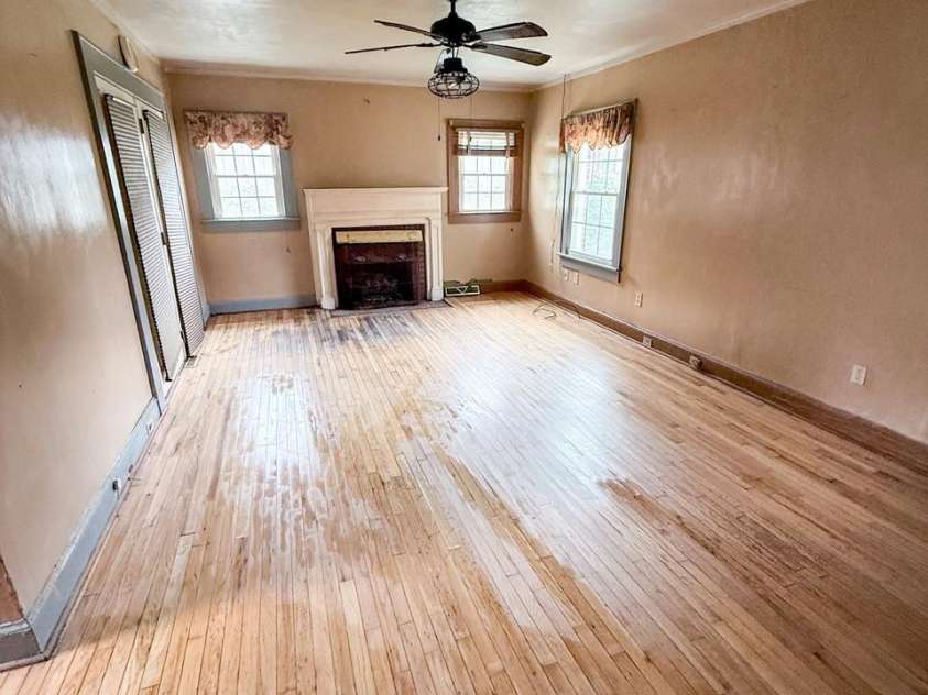 111 Belvedere Avenue, Gastonia, NC 28054.  MLS# CAR4401778, YatesRealty ID 43624. 