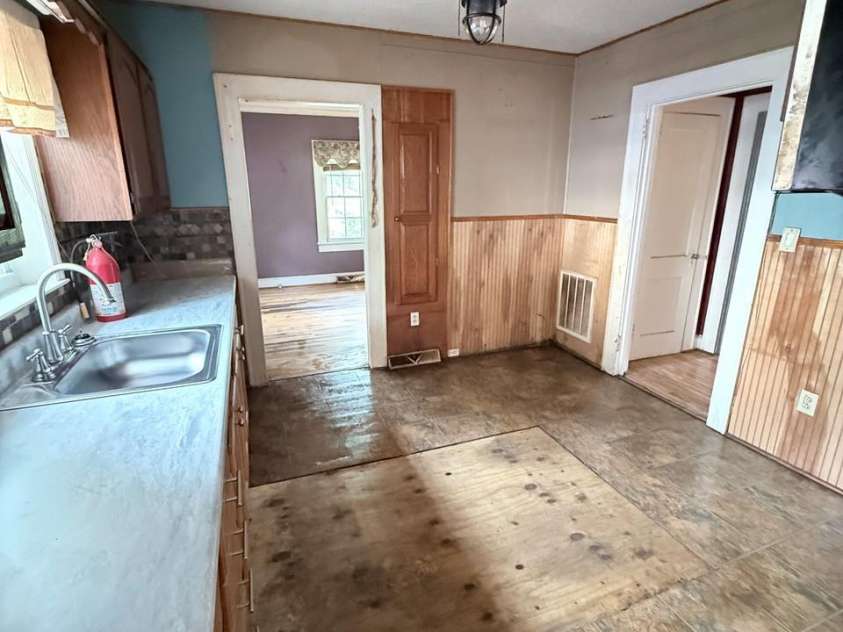 111 Belvedere Avenue, Gastonia, NC 28054.  MLS# CAR4401778, YatesRealty ID 43624. 