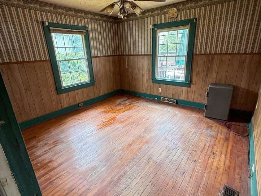111 Belvedere Avenue, Gastonia, NC 28054.  MLS# CAR4401778, YatesRealty ID 43624. 