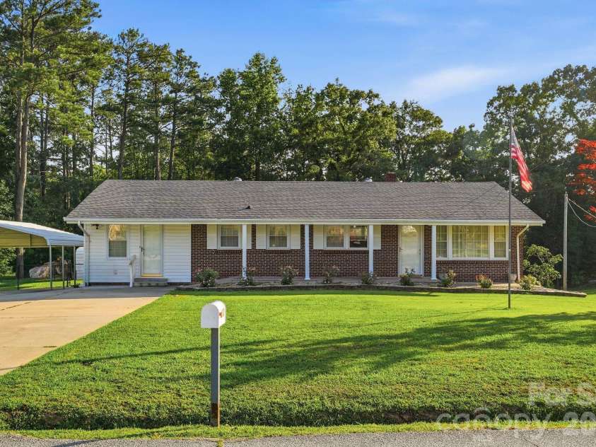 112 Brookside Drive, Union, SC 29379.  MLS# CAR4401480, YatesRealty ID 43625. 