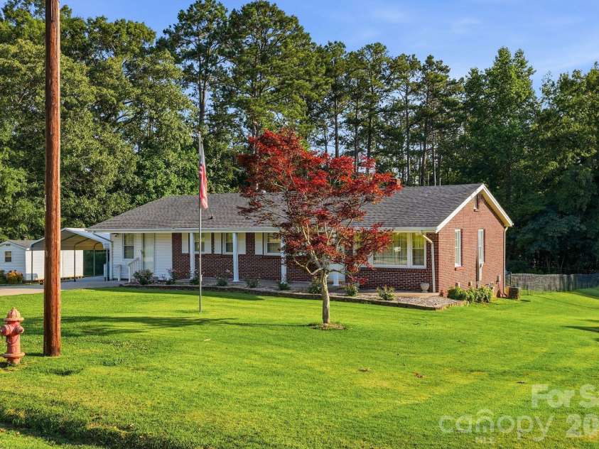 112 Brookside Drive, Union, SC 29379.  MLS# CAR4401480, YatesRealty ID 43625. 