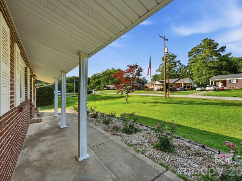 112 Brookside Drive, Union, SC 29379.  MLS# CAR4401480, YatesRealty ID 43625. 