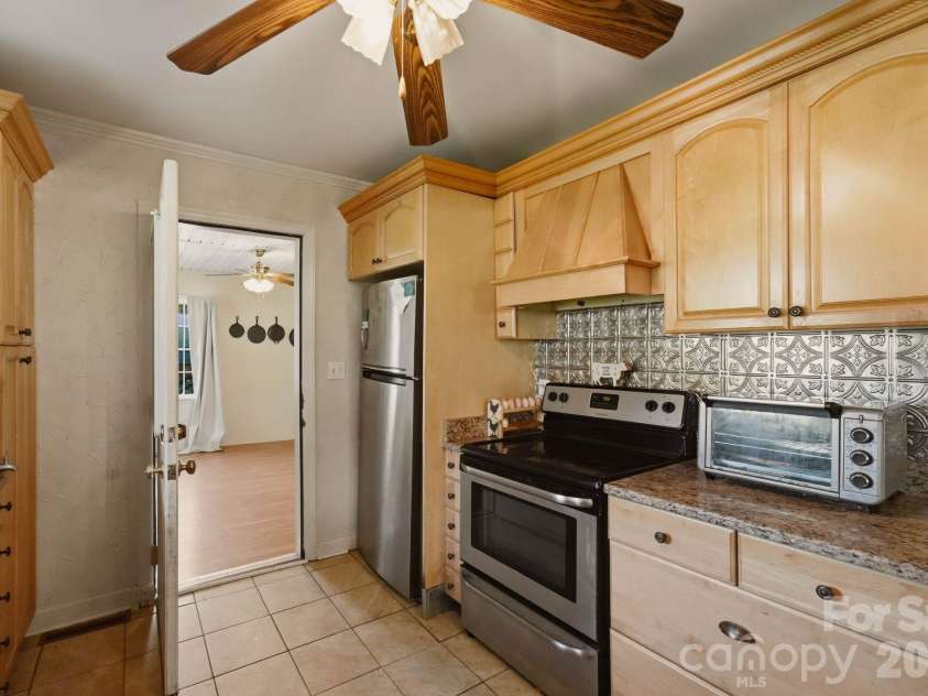 112 Brookside Drive, Union, SC 29379.  MLS# CAR4401480, YatesRealty ID 43625. 