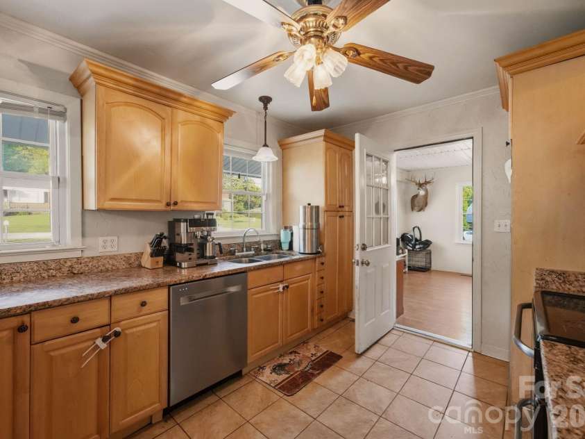 112 Brookside Drive, Union, SC 29379.  MLS# CAR4401480, YatesRealty ID 43625. 