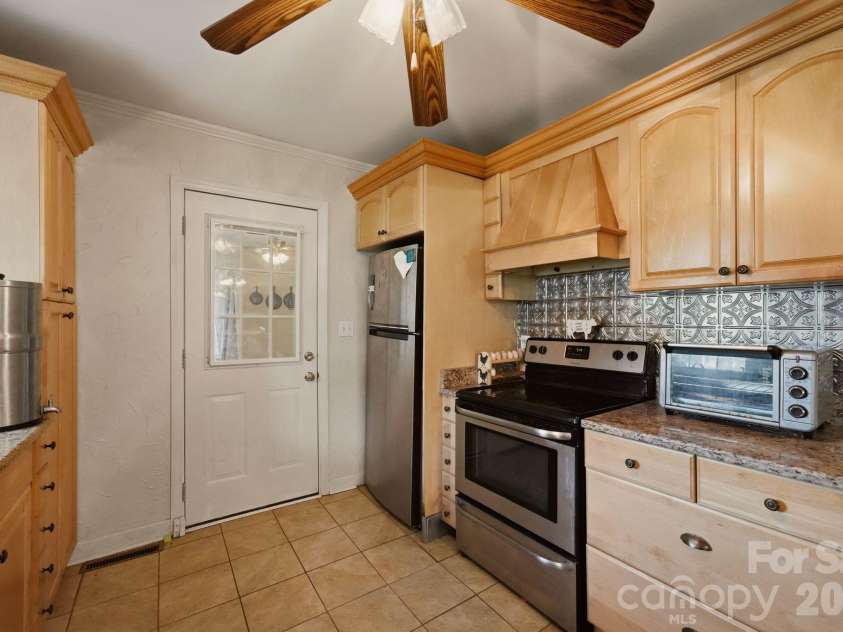 112 Brookside Drive, Union, SC 29379.  MLS# CAR4401480, YatesRealty ID 43625. 