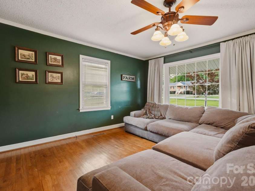 112 Brookside Drive, Union, SC 29379.  MLS# CAR4401480, YatesRealty ID 43625. 
