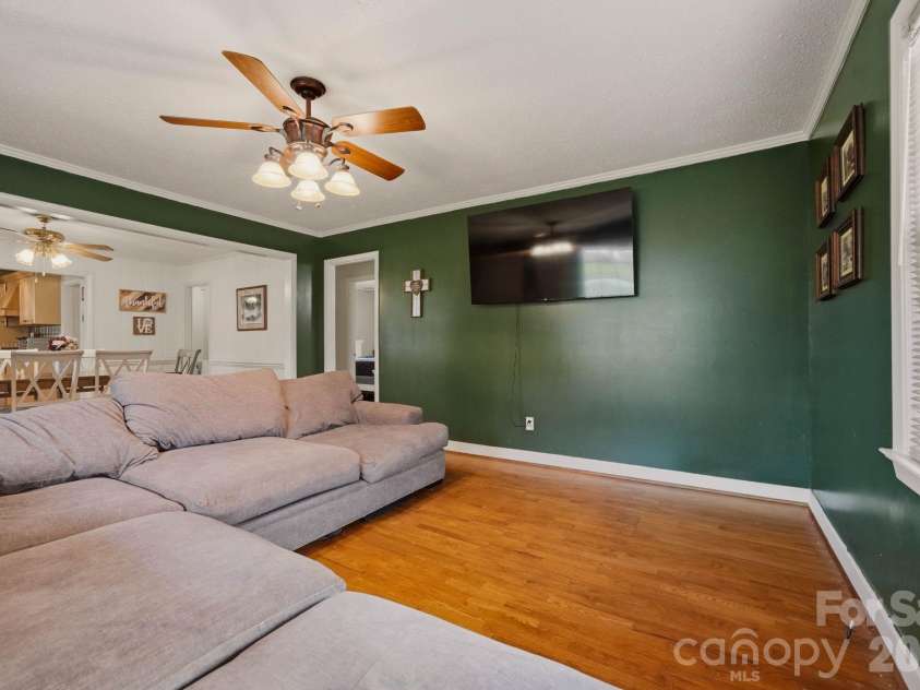 112 Brookside Drive, Union, SC 29379.  MLS# CAR4401480, YatesRealty ID 43625. 