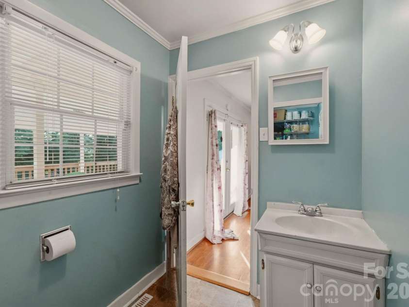112 Brookside Drive, Union, SC 29379.  MLS# CAR4401480, YatesRealty ID 43625. 