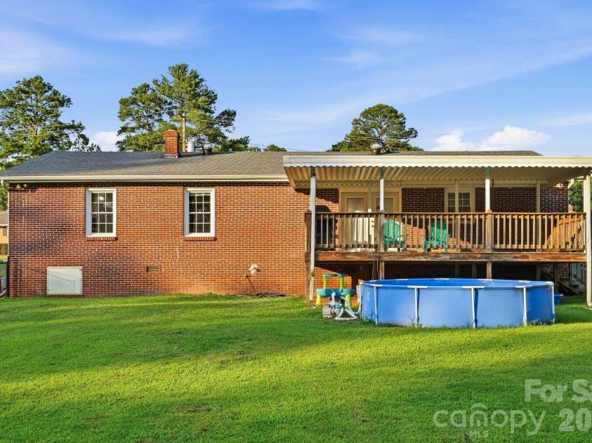 112 Brookside Drive, Union, SC 29379.  MLS# CAR4401480, YatesRealty ID 43625. 
