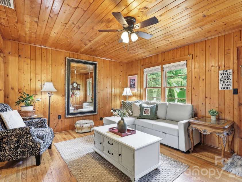 313 Walker Road, Waynesville, NC 28786.  MLS# CAR4402083, YatesRealty ID 43626. 