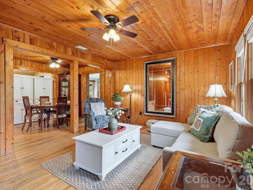313 Walker Road, Waynesville, NC 28786.  MLS# CAR4402083, YatesRealty ID 43626. 