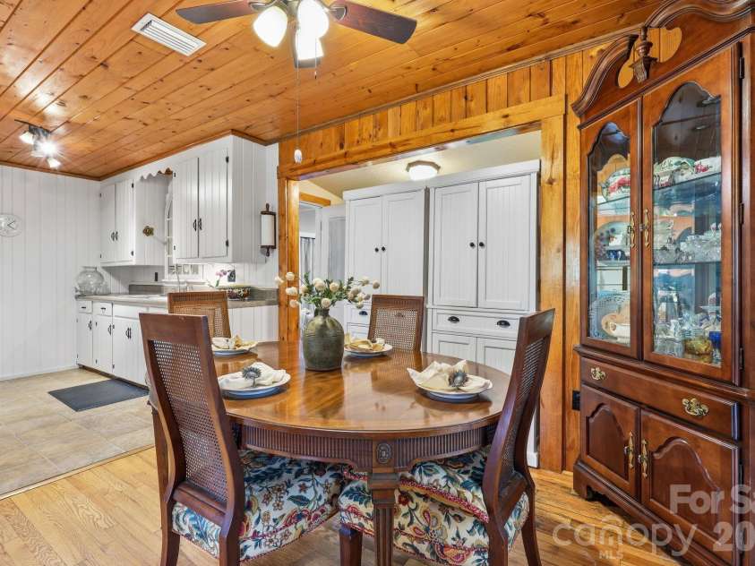 313 Walker Road, Waynesville, NC 28786.  MLS# CAR4402083, YatesRealty ID 43626. 