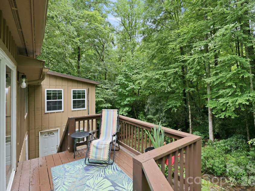 313 Walker Road, Waynesville, NC 28786.  MLS# CAR4402083, YatesRealty ID 43626. 