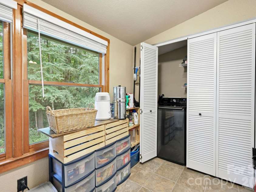 313 Walker Road, Waynesville, NC 28786.  MLS# CAR4402083, YatesRealty ID 43626. 