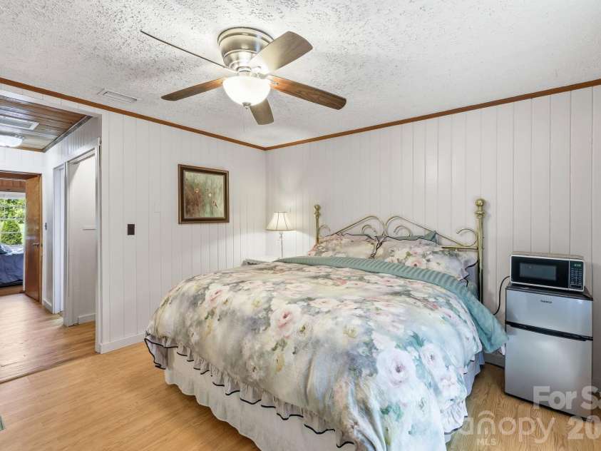 313 Walker Road, Waynesville, NC 28786.  MLS# CAR4402083, YatesRealty ID 43626. 