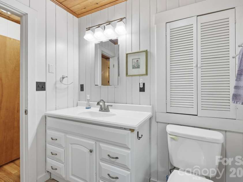 313 Walker Road, Waynesville, NC 28786.  MLS# CAR4402083, YatesRealty ID 43626. 