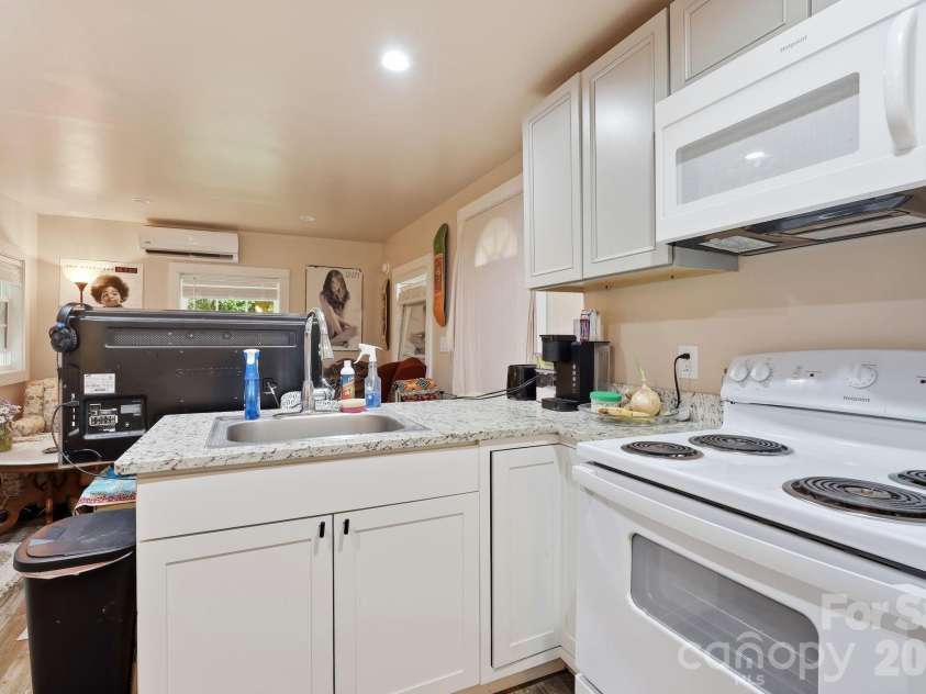 313 Walker Road, Waynesville, NC 28786.  MLS# CAR4402083, YatesRealty ID 43626. 
