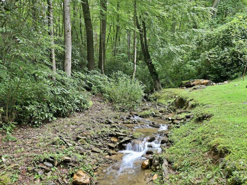 313 Walker Road, Waynesville, NC 28786.  MLS# CAR4402083, YatesRealty ID 43626. 