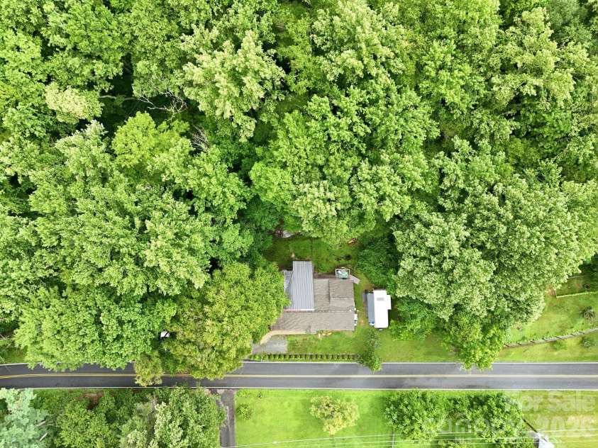 313 Walker Road, Waynesville, NC 28786.  MLS# CAR4402083, YatesRealty ID 43626. 
