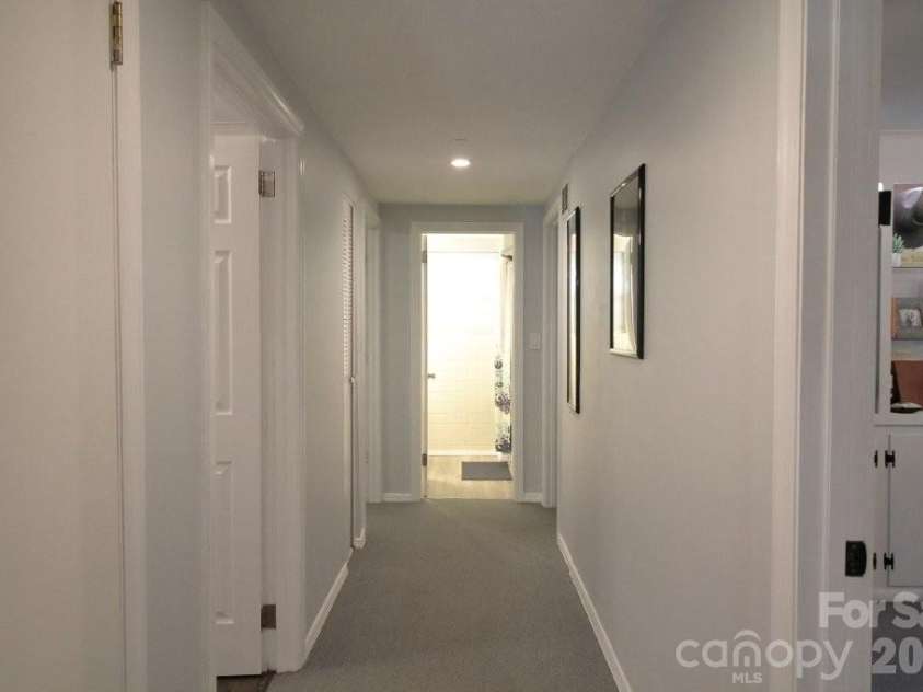 36 Clarendon Road, Asheville, NC 28806.  MLS# CAR4413612, YatesRealty ID 43629. DOWNSTAIRS HALLWAY