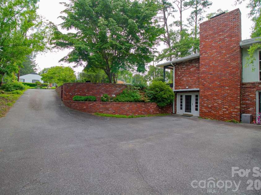 36 Clarendon Road, Asheville, NC 28806.  MLS# CAR4413612, YatesRealty ID 43629. DRIVEWAY WITH AMPLE PARKING
