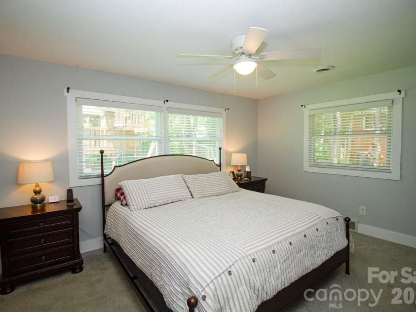 36 Clarendon Road, Asheville, NC 28806.  MLS# CAR4413612, YatesRealty ID 43629. PRIMARY BEDROOM
