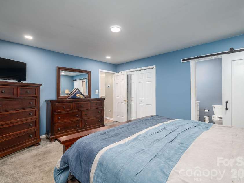 112 Pilots Ridge Drive, Bessemer City, NC 28016.  MLS# CAR4351815, YatesRealty ID 4363. 