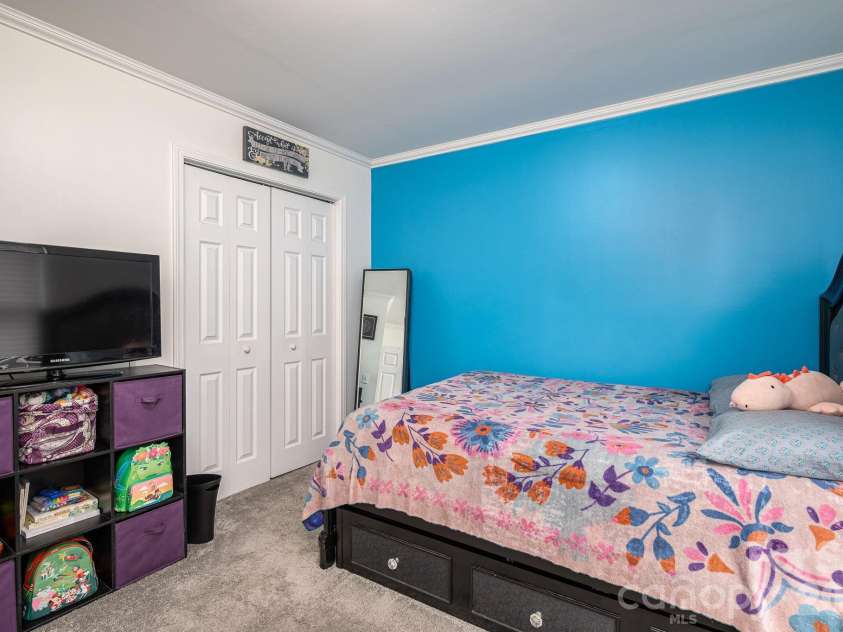 112 Pilots Ridge Drive, Bessemer City, NC 28016.  MLS# CAR4351815, YatesRealty ID 4363. 