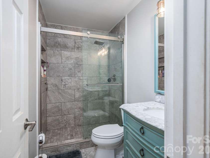112 Pilots Ridge Drive, Bessemer City, NC 28016.  MLS# CAR4351815, YatesRealty ID 4363. 