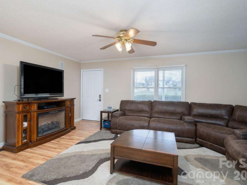 112 Pilots Ridge Drive, Bessemer City, NC 28016.  MLS# CAR4351815, YatesRealty ID 4363. 